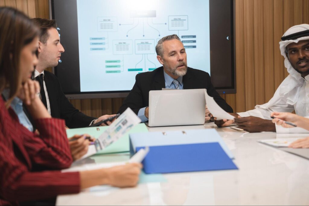 spotkanie biznesowe na temat strategii działania